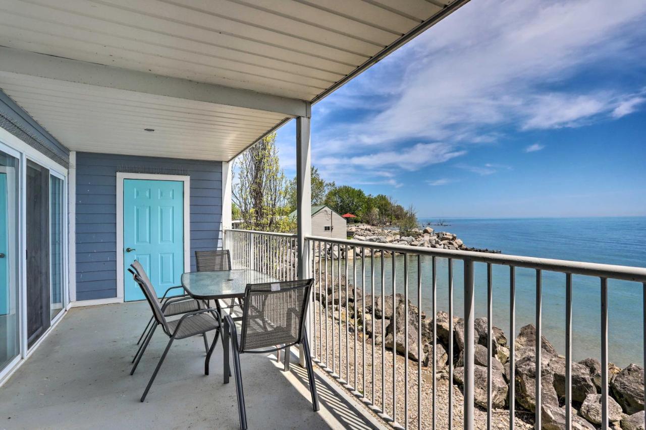 Cozy Lakefront Middle Bass Retreat With Balcony Put-in-Bay Eksteriør billede