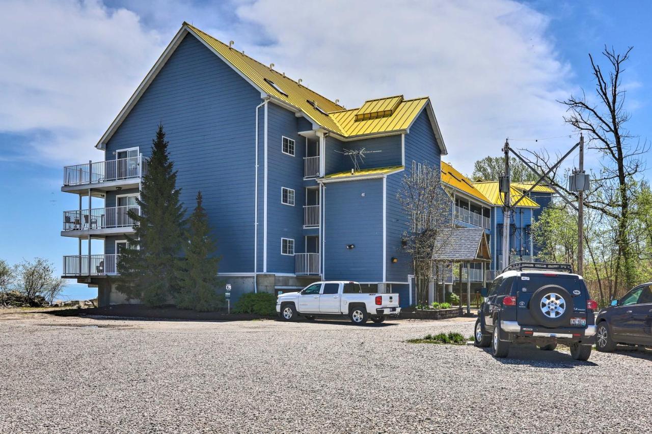 Cozy Lakefront Middle Bass Retreat With Balcony Put-in-Bay Eksteriør billede