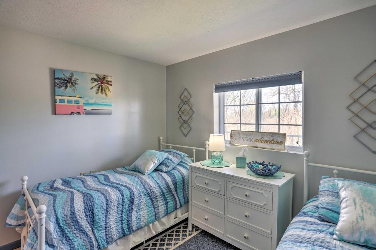 Cozy Lakefront Middle Bass Retreat With Balcony Put-in-Bay Eksteriør billede