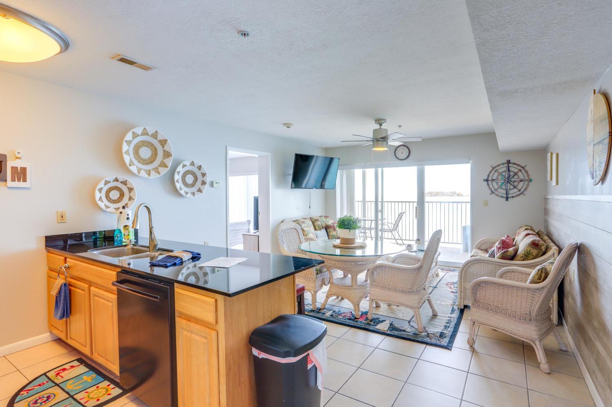 Cozy Lakefront Middle Bass Retreat With Balcony Put-in-Bay Eksteriør billede